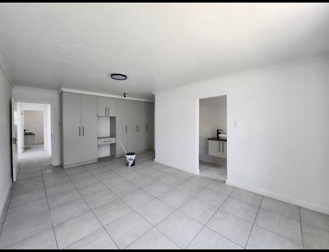 5 BEDROOM HOUSE FOR SALE IN WAVECREST